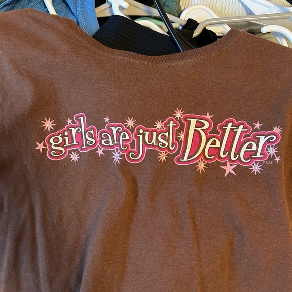 Girls are just better graphic tee - Picture 2 of 3